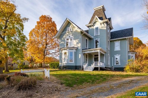 811 Westover Dr, STAUNTON, VA, 24401-1975 | Card Image