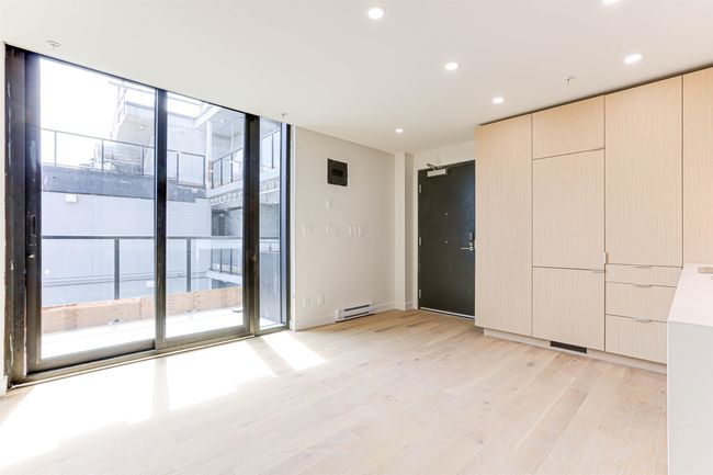 704 - 239 Keefer St, Condo with 1 bedrooms, 1 bathrooms and null parking in Vancouver BC | Image 6
