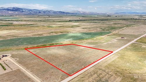 TBD 300 S Salt Crk, Fairfield, ID, 83327 | Card Image