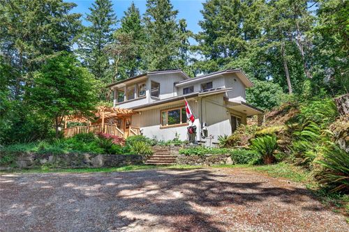 654 Vesuvius Bay Rd, Salt Spring, BC, V8K2T2 | Card Image