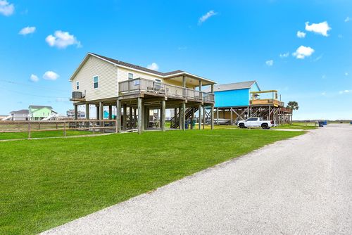 126 Nesmith Pl, Surfside Beach, TX, 77541-8995 | Card Image
