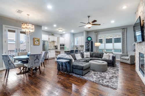 h-2811 Hood Street, Dallas, TX, 75219 | Card Image