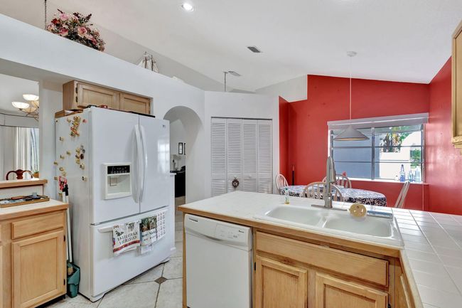 9158 Heathridge Dr, House other with 3 bedrooms, 3 bathrooms and null parking in West Palm Beach FL | Image 18