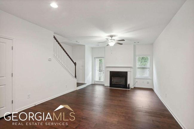 813 Ambient Way Sw, House other with 2 bedrooms, 3 bathrooms and 2 parking in Atlanta GA | Image 7
