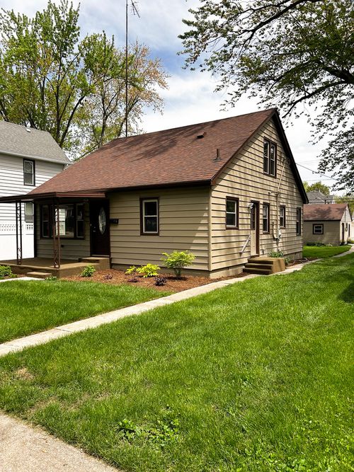 384 N Grand Ave, Bradley, IL, 60915-1614 | Card Image