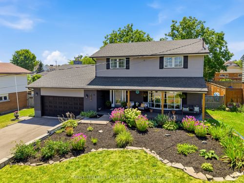 17 Lindbergh Dr, Fort Erie, ON, L2A2Z5 | Card Image