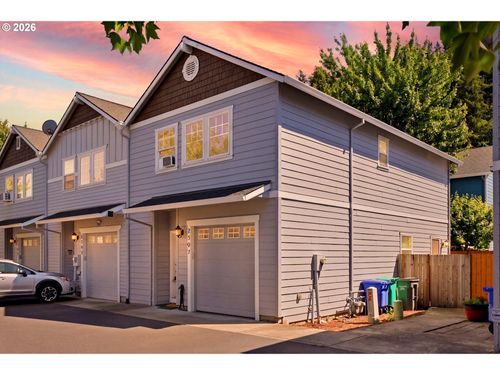 2597 Se 105th Ave, Portland, OR, 97266-1207 | Card Image