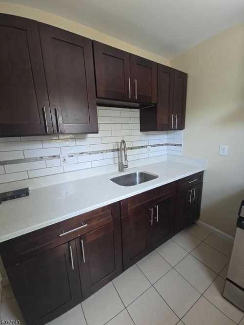 350 13th Ave, Newark, NJ, 07103-3796 | Card Image