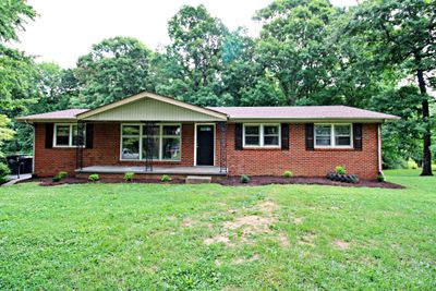 1302 Ellington Dr, House other with 3 bedrooms, 2 bathrooms and 3 parking in Lafayette TN | Image 1