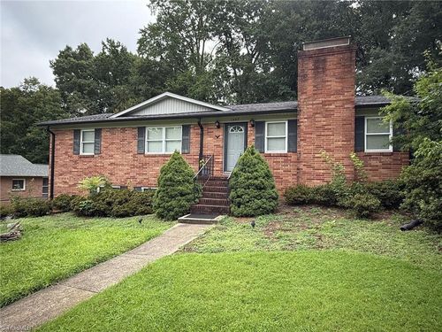 1507 Berwick Rd, Winston-Salem, NC, 27103-4704 | Card Image