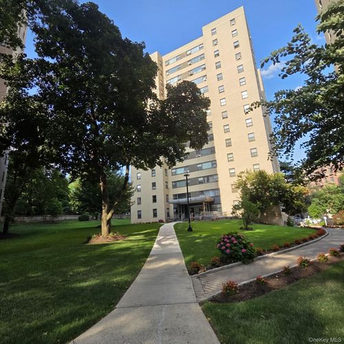 8h-6 Fordham Hill Oval, New York, NY, 10468 | Card Image