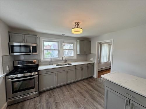 2-101 Rutherglen Ave, Providence, RI, 02907-3560 | Card Image