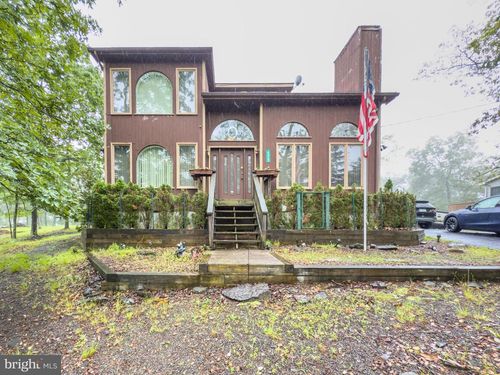 475 Hyland Dr, East Stroudsburg, PA, 18301-6756 | Card Image