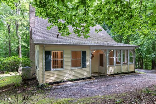 12034 Waterhouse Ln, Meadowview, VA, 24361-3940 | Card Image