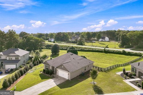 6104 Creekside View Ln, Clermont, GA, 30527-1967 | Card Image