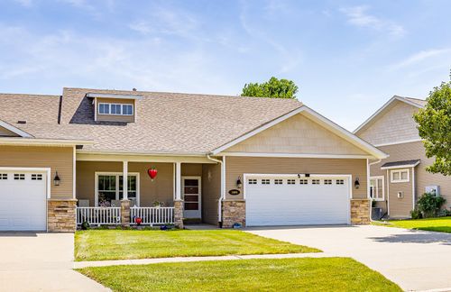 1665 Se Holiday Crest Cir, Waukee, IA, 50263-8409 | Card Image