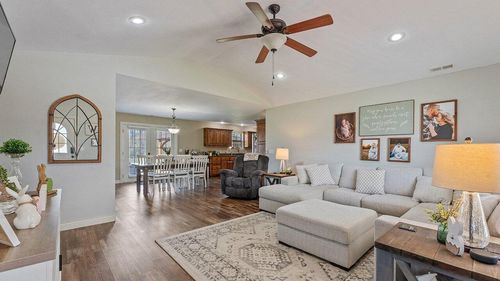 11074 Iris Rd, Neosho, MO, 64850-7089 | Card Image