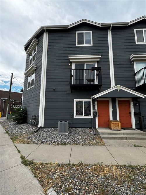 750 32nd St, Denver, CO, 80205-3078 | Card Image
