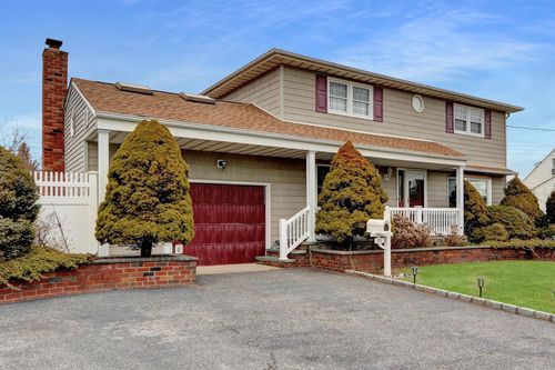 25 Arch Ave, Farmingdale, NY, 11735-4648 | Card Image
