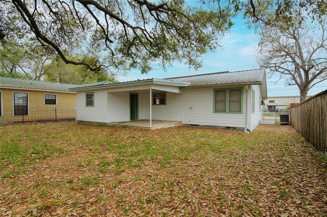 C - 1116 Simpson St, House other with 2 bedrooms, 1 bathrooms and 2 parking in Schulenburg TX | Image 25