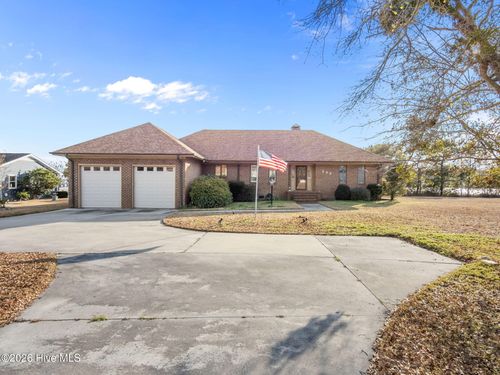 200 Pelican Dr, Newport, NC, 28570-5073 | Card Image