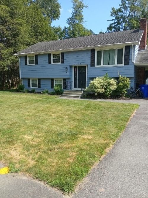 4 Washington St, Bedford, MA, 01730-2433 | Card Image