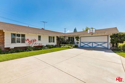 6606 S Sherbourne Drive, Los Angeles, CA, 90056 | Card Image