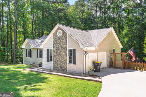 25 Ashley Creek Dr, Newnan, GA, 30263-4151 | Card Image