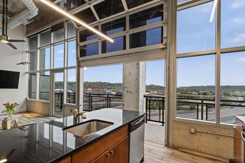 353 W 4th St, Cincinnati, OH, 45202-2719 | Card Image