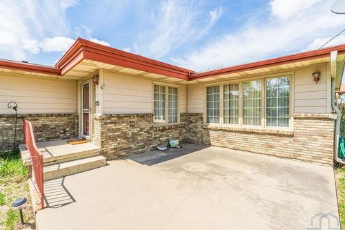 1327 Hiawatha Trl, Sioux City, IA, 51104-4356 | Card Image