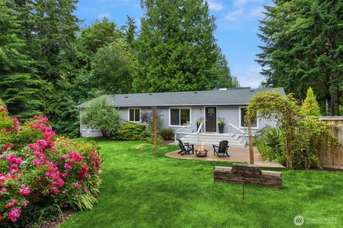 11727 Arrow Point Dr Ne, Bainbridge Island, WA, 98110-1425 | Card Image