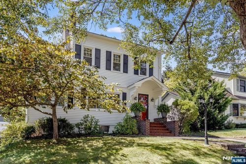 27 Morningside Rd, Verona, NJ, 07044-1421 | Card Image