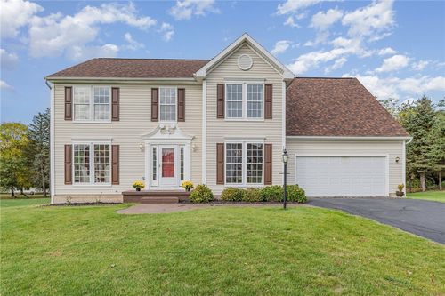 15 Chadwick Mnr, Fairport, NY, 14450-8820 | Card Image