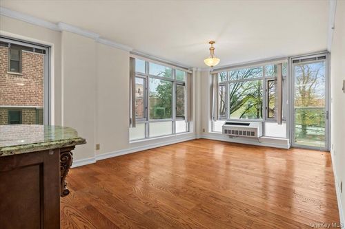 3f-3511 Cambridge Ave, Bronx, NY, 10463-2800 | Card Image