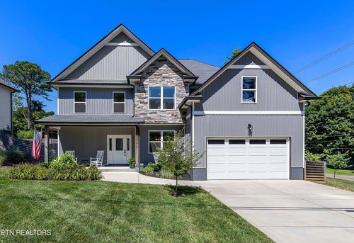 1600 Starmont Trl, Knoxville, TN, 37909-1827 | Card Image