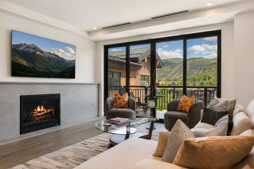 306-38460 Highway 6, Avon, CO, 81620-5745 | Card Image