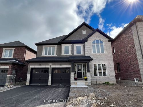 upper-1343 Harrington St, Lefroy, ON, L0L1W0 | Card Image