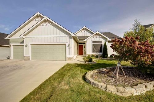 1817 W Henrys Fork Dr, Meridian, ID, 83642-7324 | Card Image