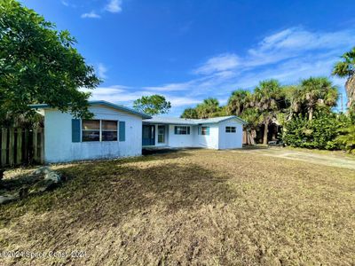 166 Sea Park Boulevard, House other with 3 bedrooms, 2 bathrooms and null parking in Satellite Beach FL | Image 2