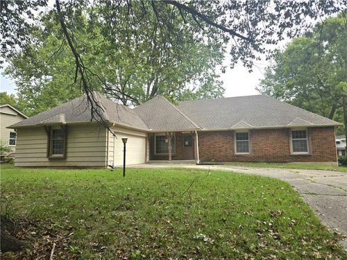 12905 Manchester Ave, Grandview, MO, 64030-2119 | Card Image