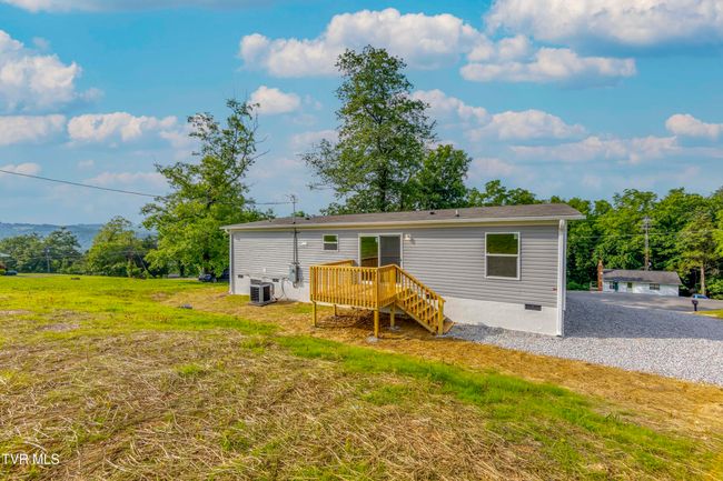 1826 Loop Rd, House other with 3 bedrooms, 2 bathrooms and null parking in La Follette TN | Image 24