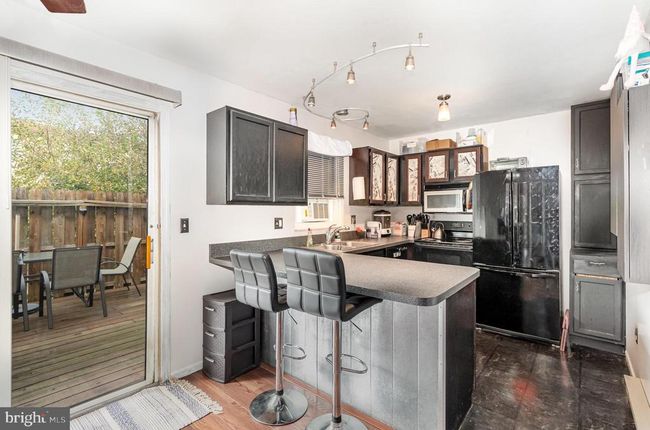 270 Broad St, Townhouse with 3 bedrooms, 2 bathrooms and null parking in HIGHSPIRE PA | Image 5