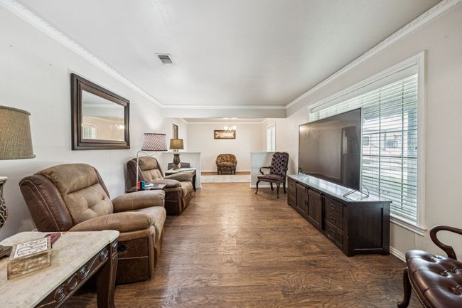 403 N Baugh St, House other with 3 bedrooms, 2 bathrooms and null parking in Alvarado TX | Image 4