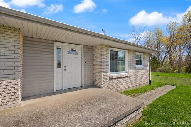 1110 W Helton Rd, Home with 3 bedrooms, 3 bathrooms and null parking in Scottsburg IN | Image 12