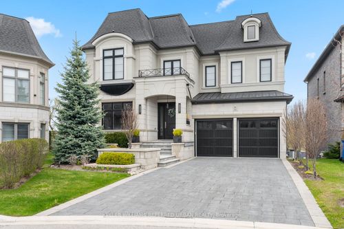 61 Ria Crt, King City, ON, L7B0N5 | Card Image