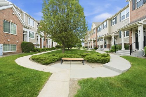 8992 Disbrow St, Huntley, IL, 60142-6042 | Card Image