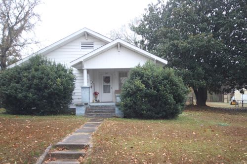 607 W Oak St, Nashville, AR, 71852-4423 | Card Image