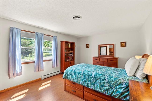8 Center St, House other with 4 bedrooms, 3 bathrooms and null parking in Bennington VT | Image 16
