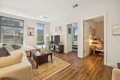 402-1045 Cornelia Ave, Chicago, IL, 60657-1505 | Card Image