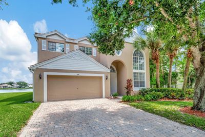 104 Devonshire Circle, House other with 4 bedrooms, 3 bathrooms and null parking in Royal Palm Beach FL | Image 2